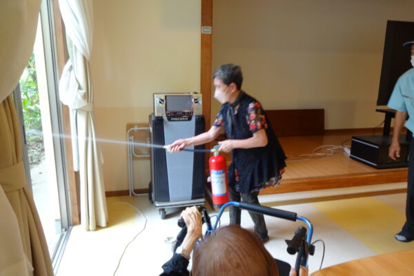 令和7年9月22日、ケアハウス西陵にて避難訓練がおこなれました。