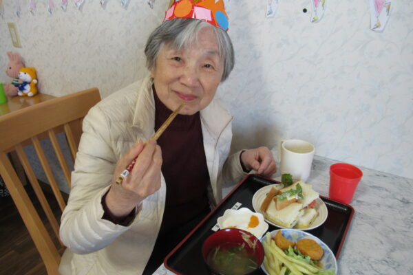 皆さんへの日頃の感謝を込めて、クリスマスパーティーを行いました。（R7.12.25）